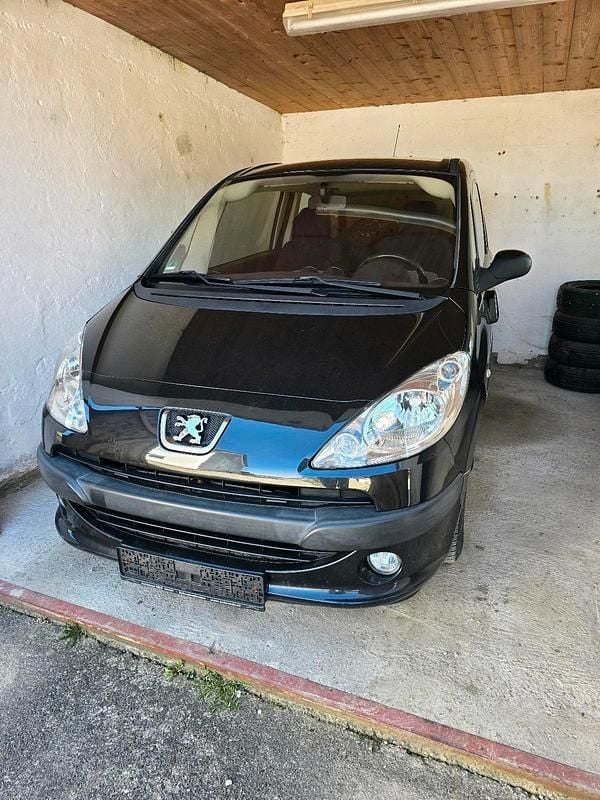 Gebraucht Peugeot 1007 73 PS (53 kW) 2005 Schwarz Van / Kleinbus