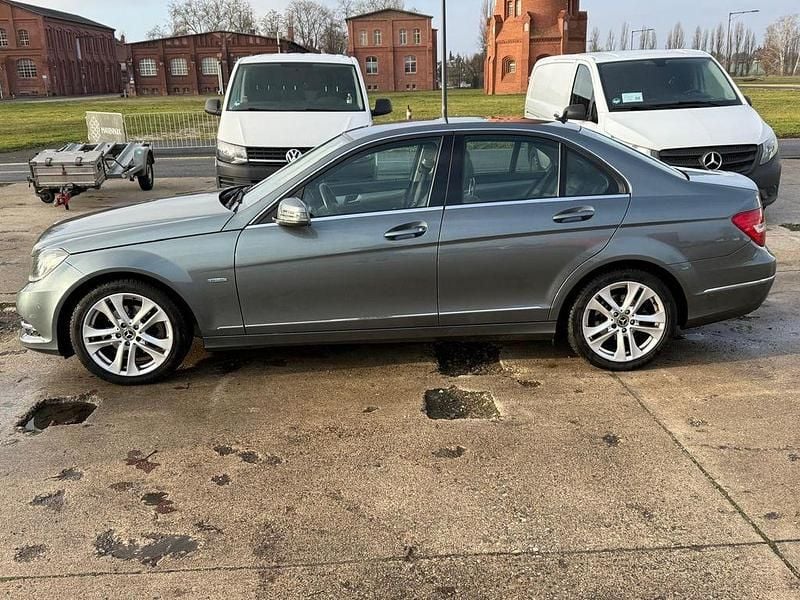 Gebraucht Mercedes C180 156 PS (114 kW) 2011 Silber Limousine