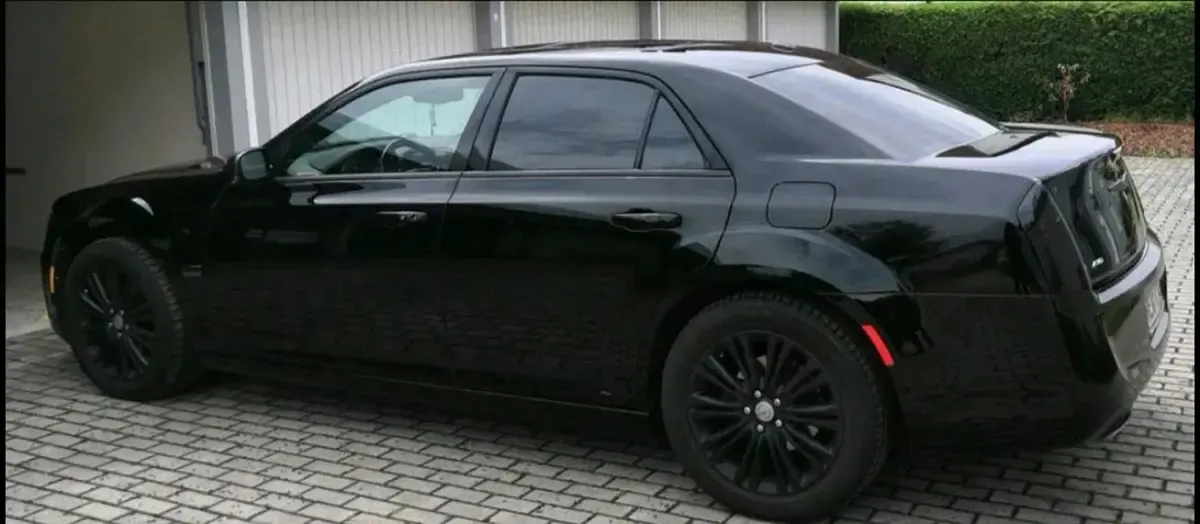Gebraucht Chrysler 300C 369 PS (271 kW) 2026 Schwarz Limousine