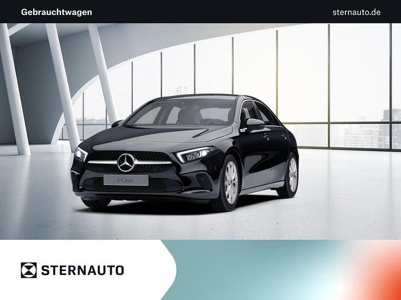 Unilack nachtschwarz Gebraucht 2019 Mercedes A200 Premium Limousine | 24.990 € (Fairer Preis) - Bild 1/4