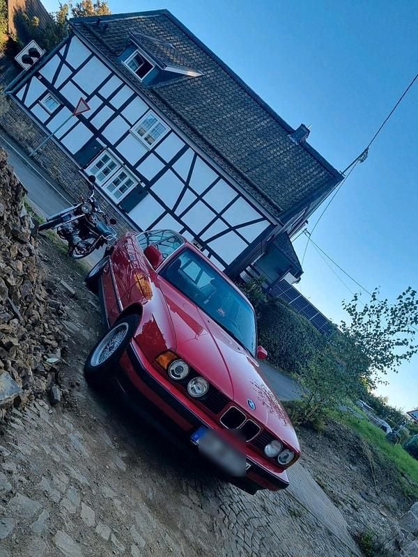 Rot Gebraucht 1989 BMW 520 Limousine | 6.000 € - Bild 1/4