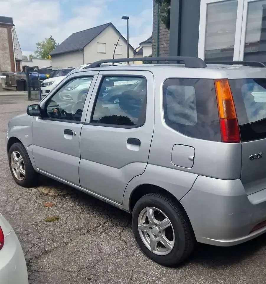 Gebraucht Subaru Justy 94 PS (69 kW) 2007 Silky silver 2 (m) Kleinwagen