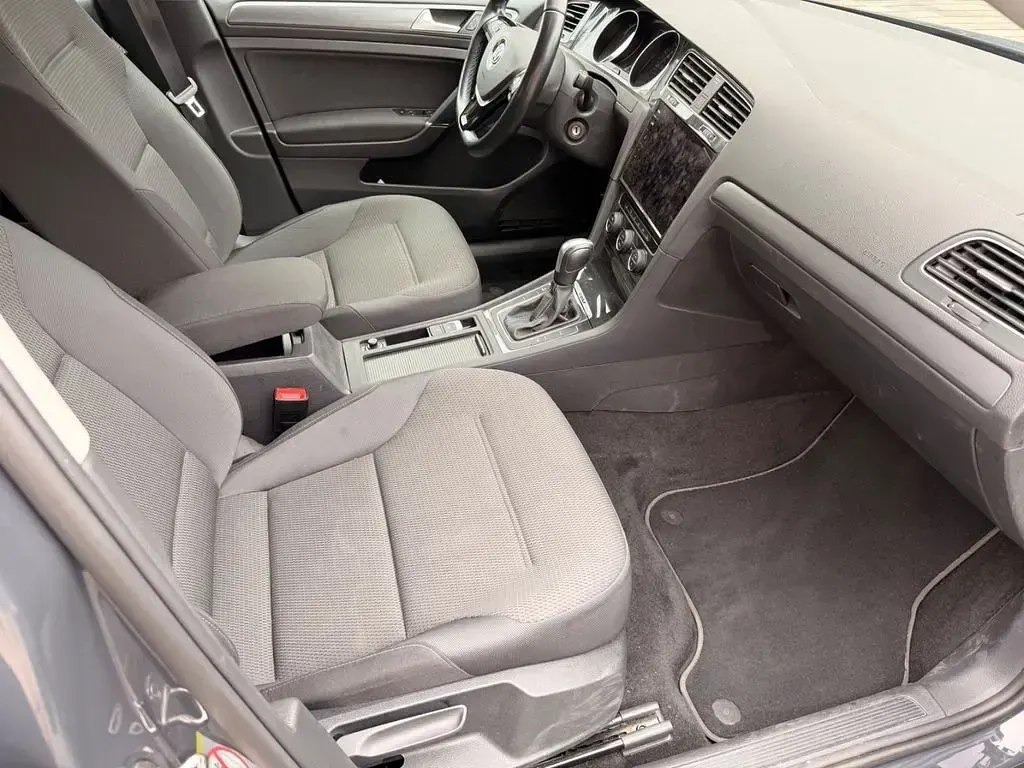 Gebraucht VW e-Golf 100 kW (136 PS) 2020 Grau Kleinwagen