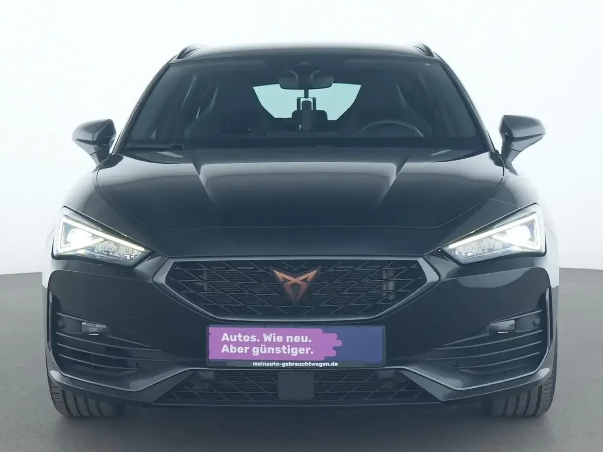 Używany Cupra Leon VZ 310 KM (228 kW) 2022 Czarny Sedan/Limuzyna