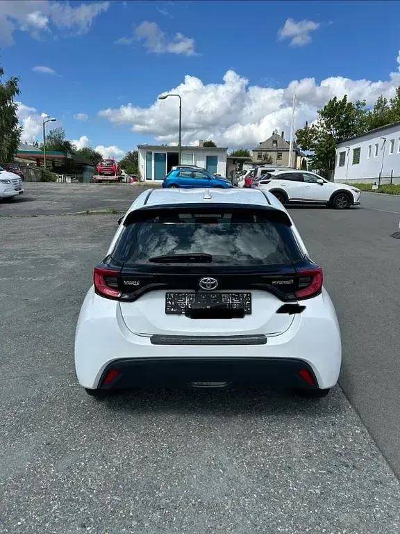 Gebraucht Toyota Yaris 101 PS (74 kW) 2021 Weiß Kleinwagen