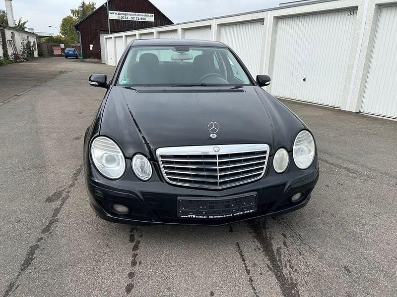 Schwarz Gebraucht 2007 Mercedes E220 Limousine | 2.400 € (Superpreis) - Bild 1/4