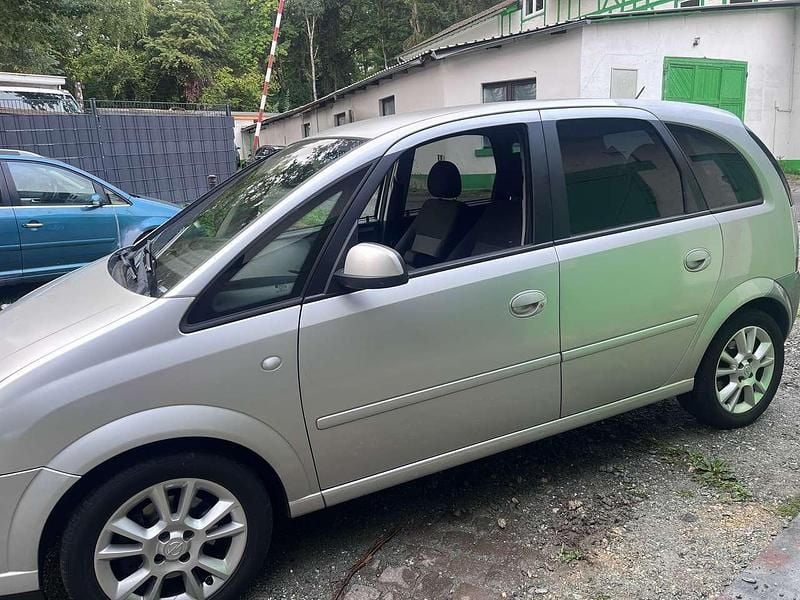 Gebraucht Opel Meriva Edition 105 PS (77 kW) 2008 Silber Van / Kleinbus