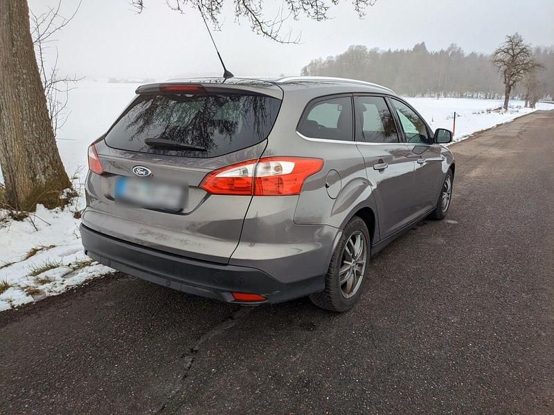 Gebraucht Ford Focus Titanium 116 PS (85 kW) 2013 Grau Kombi