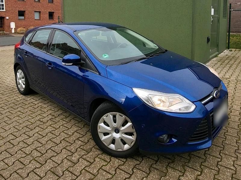 Gebraucht Ford Focus 105 PS (77 kW) 2014 Blau Coupé
