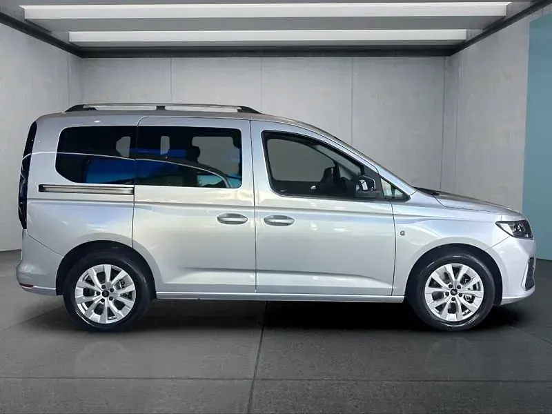 Neu Ford Tourneo Connect 150 PS (110 kW) 2026 Silber Van / Kleinbus