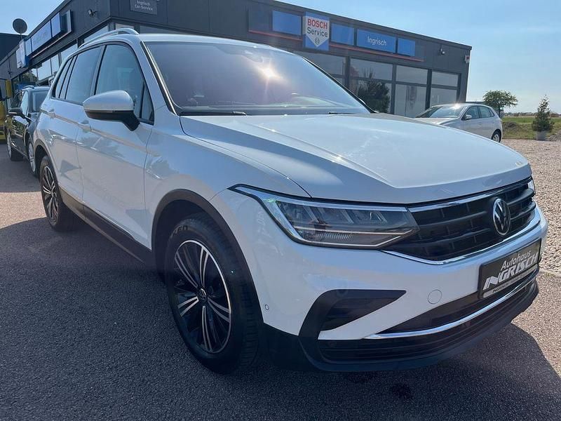 Weiß Gebraucht 2022 VW Tiguan Active SUV | 21.950 € (Guter Preis) - Bild 1/4
