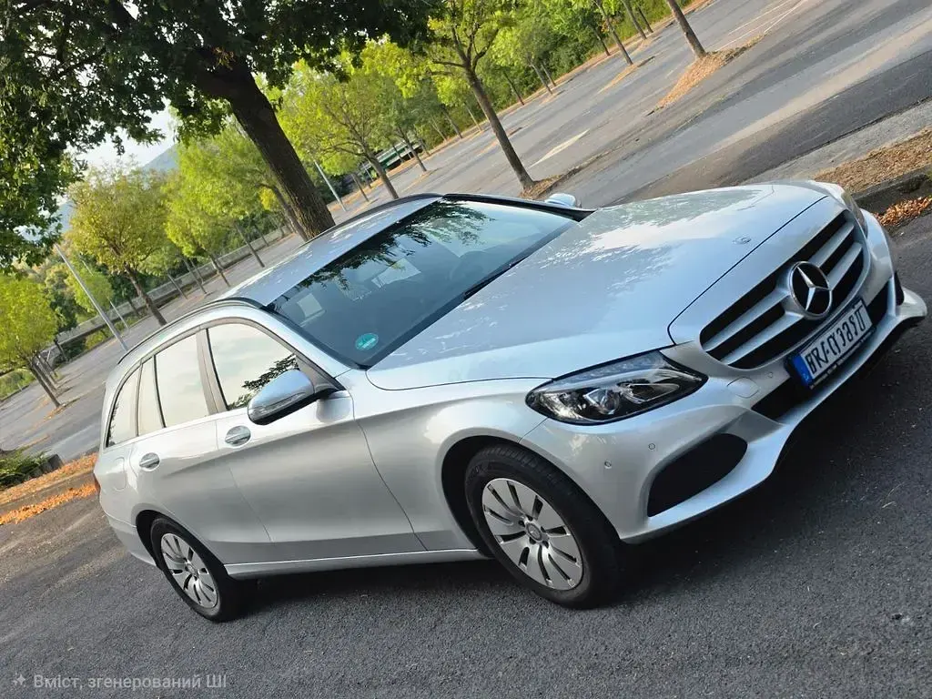 Gebraucht Mercedes C220 Avantgarde 170 PS (125 kW) 2014 Silber Limousine