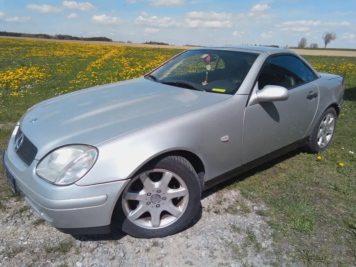 Gebraucht Mercedes SLK230 193 PS (141 kW) 1999 Silber Cabrio