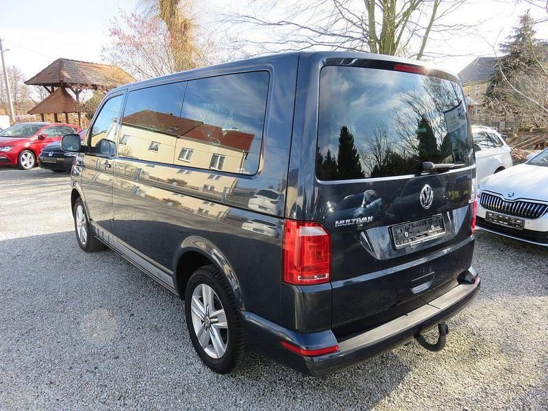 Gebraucht VW Multivan Comfortline 150 PS (110 kW) 2015 Starlight blue metallic Van