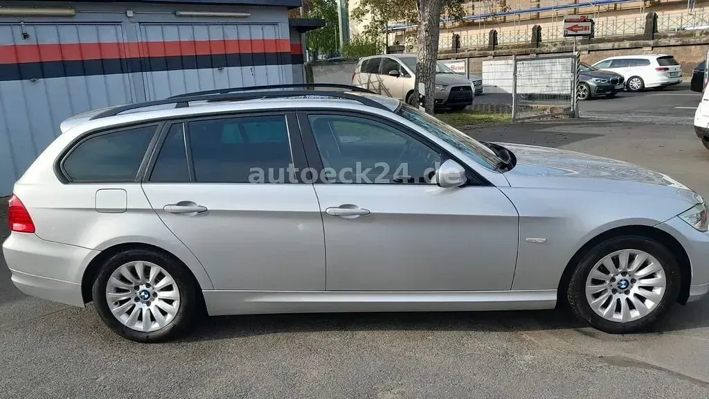 Gebraucht BMW 318 Sport Line 143 PS (105 kW) 2009 Silber Kombi