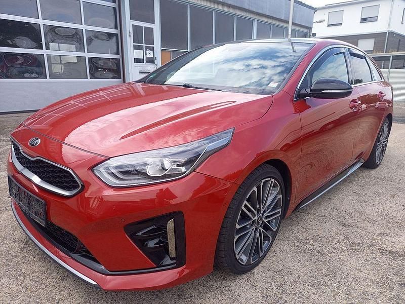 Rot Gebraucht 2019 Kia ProCeed GT-Line Kleinwagen | 17.950 € (Fairer Preis) - Bild 1/4