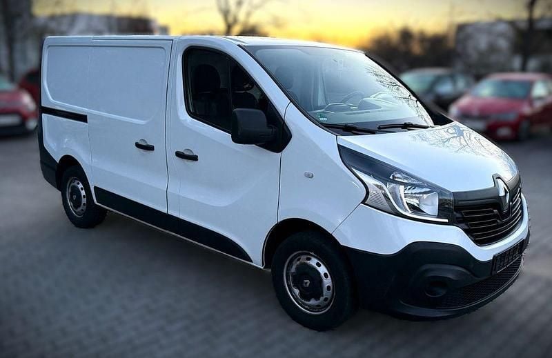 Gebraucht Renault Trafic Komfort 121 PS (88 kW) 2019 Weiß Van / Kleinbus
