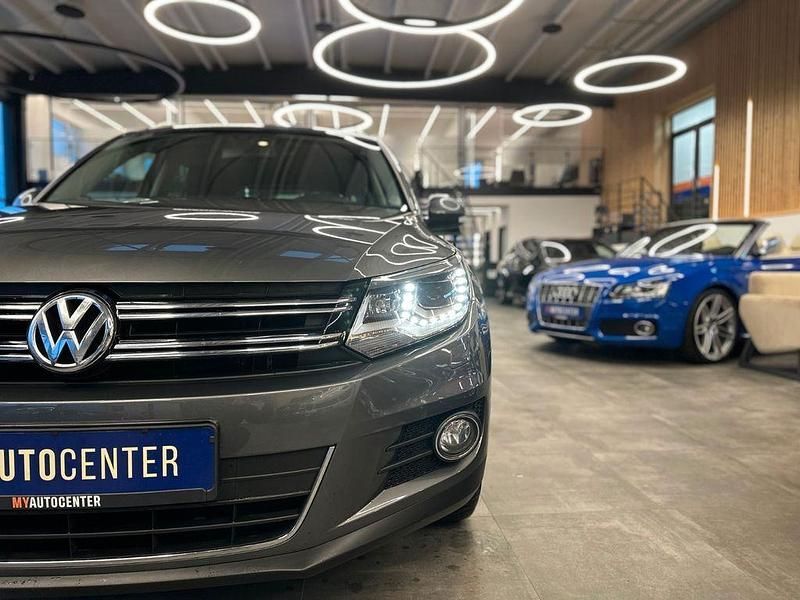 Gebraucht VW Tiguan LOUNGE 160 PS (117 kW) 2015 Grau SUV