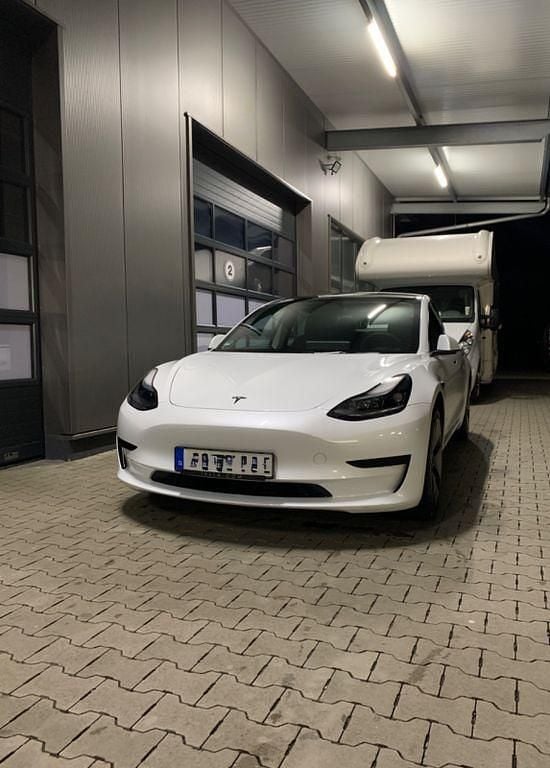 Gebraucht Tesla Model 3 Standard Range 208 kW (283 PS) 2022 Weiß Limousine