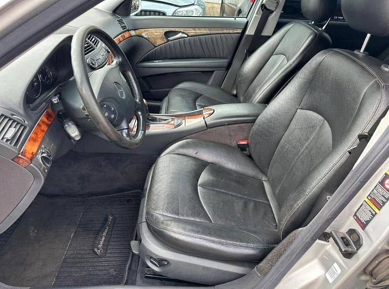 Gebraucht Mercedes E220 150 PS (110 kW) 2004 Silber Kombi