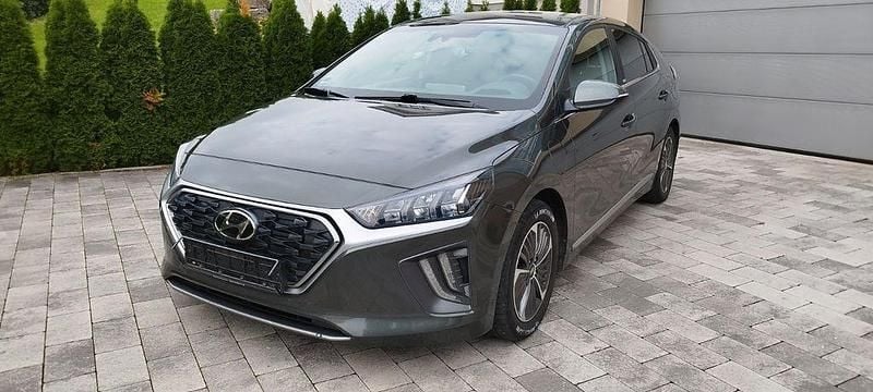 Grau Gebraucht 2022 Hyundai Ioniq Style Limousine | 16.400 € (Guter Preis) - Bild 1/4