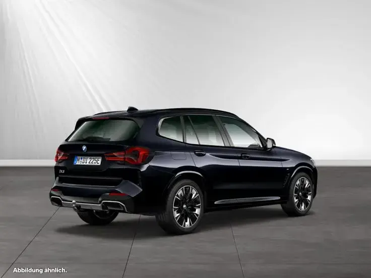 Gebraucht BMW iX3 M Sport 210 kW (286 PS) 2022 Carbonschwarz metallic SUV