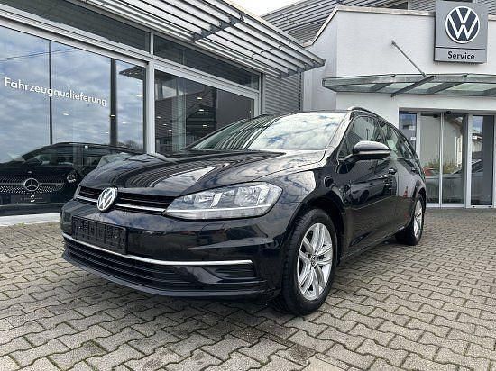 Deep black perleffekt Gebraucht 2019 VW Golf VII Comfortline Kombi | 13.480 € (Fairer Preis) - Bild 1/4