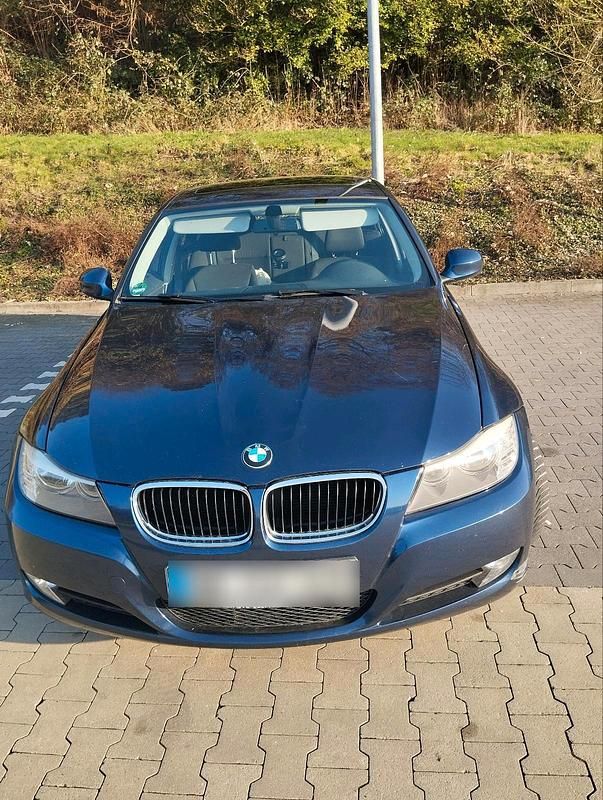 Gebraucht BMW 316 2011 Blau Limousine