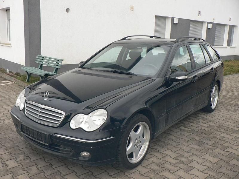 Gebraucht Mercedes C200 122 PS (89 kW) 2004 Schwarz Kombi