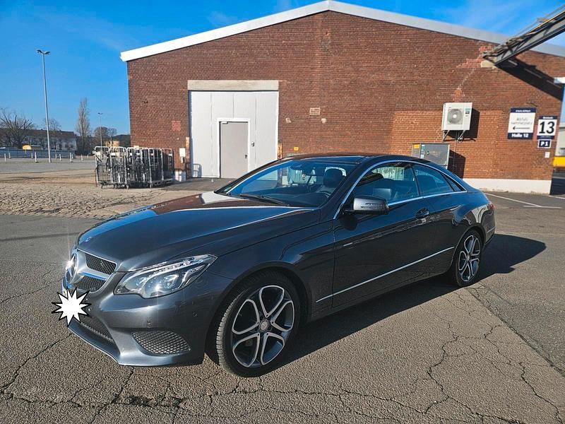 Gebraucht Mercedes E250 211 PS (155 kW) 2015 Silber Coupé