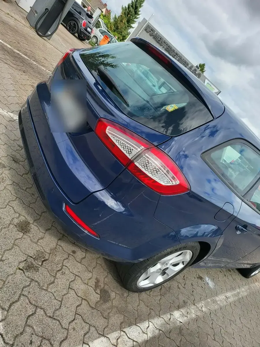Gebraucht Ford Mondeo 140 PS (102 kW) 2012 Blau Kombi