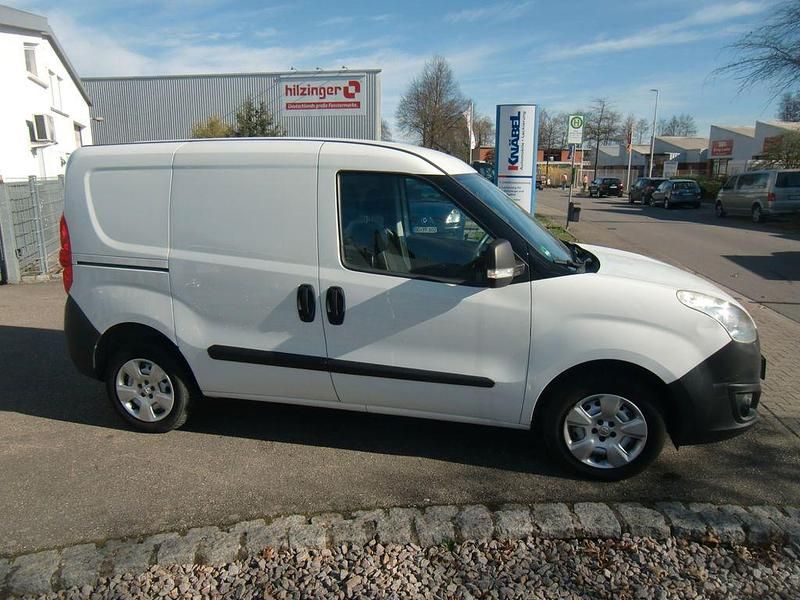 Gebraucht Opel Combo 95 PS (69 kW) 2017 Weiß Van / Kleinbus