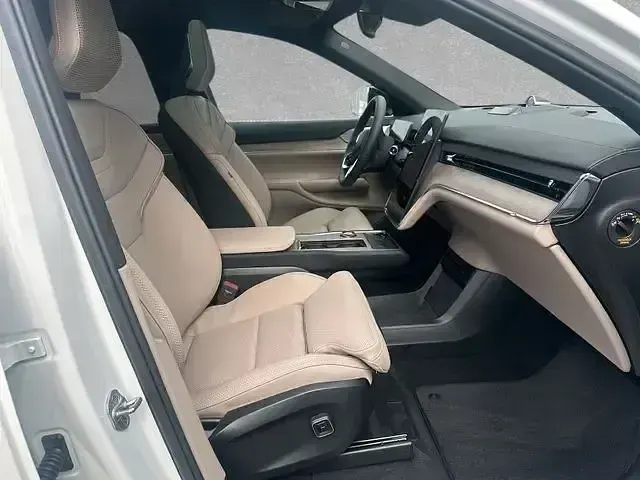 Gebraucht Volvo EX90 Performance 380 kW (517 PS) 2025 Crystal weiß perleffekt SUV