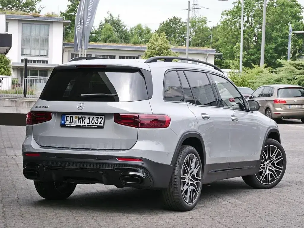 Gebraucht Mercedes GLB200 AMG 163 PS (119 kW) 2026 Manufaktur lack manufaktur alp SUV