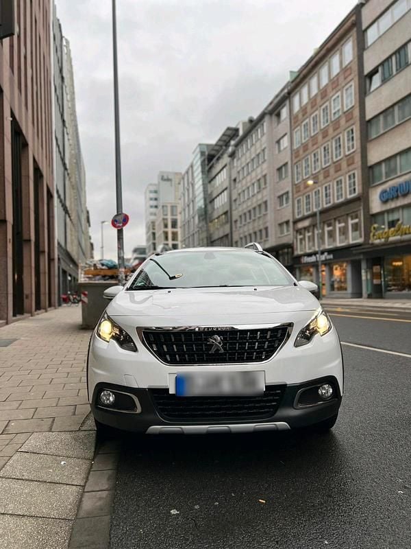 Weiß Gebraucht 2019 Peugeot 2008 SUV | 12.800 € (Guter Preis) - Bild 1/4