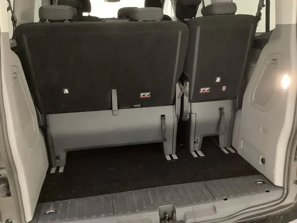 Gebraucht Ford Tourneo Titanium 136 PS (100 kW) 2025 Schwarz Van / Kleinbus