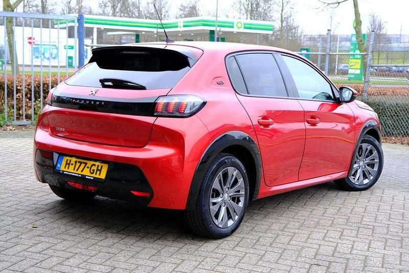 Gebraucht Peugeot e-208 Allure 100 kW (136 PS) 2020 Rot Kleinwagen
