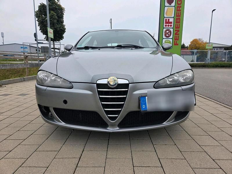 Grau Gebraucht 2005 Alfa Romeo 147 Kleinwagen | 500 € (Teuer) - Bild 1/4