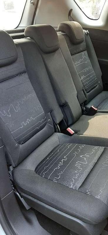 Grau Gebraucht 2015 Opel Meriva Edition Van / Kleinbus | 6.200 € (Fairer Preis) - Bild 1/4