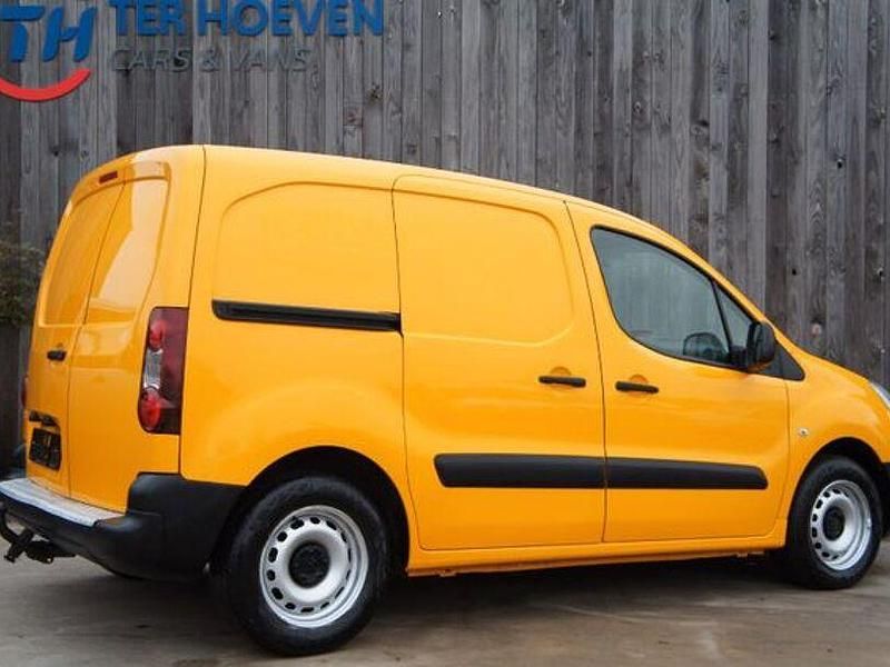 Gebraucht Citroën Berlingo 75 PS (55 kW) 2018 Gelb Van / Kleinbus