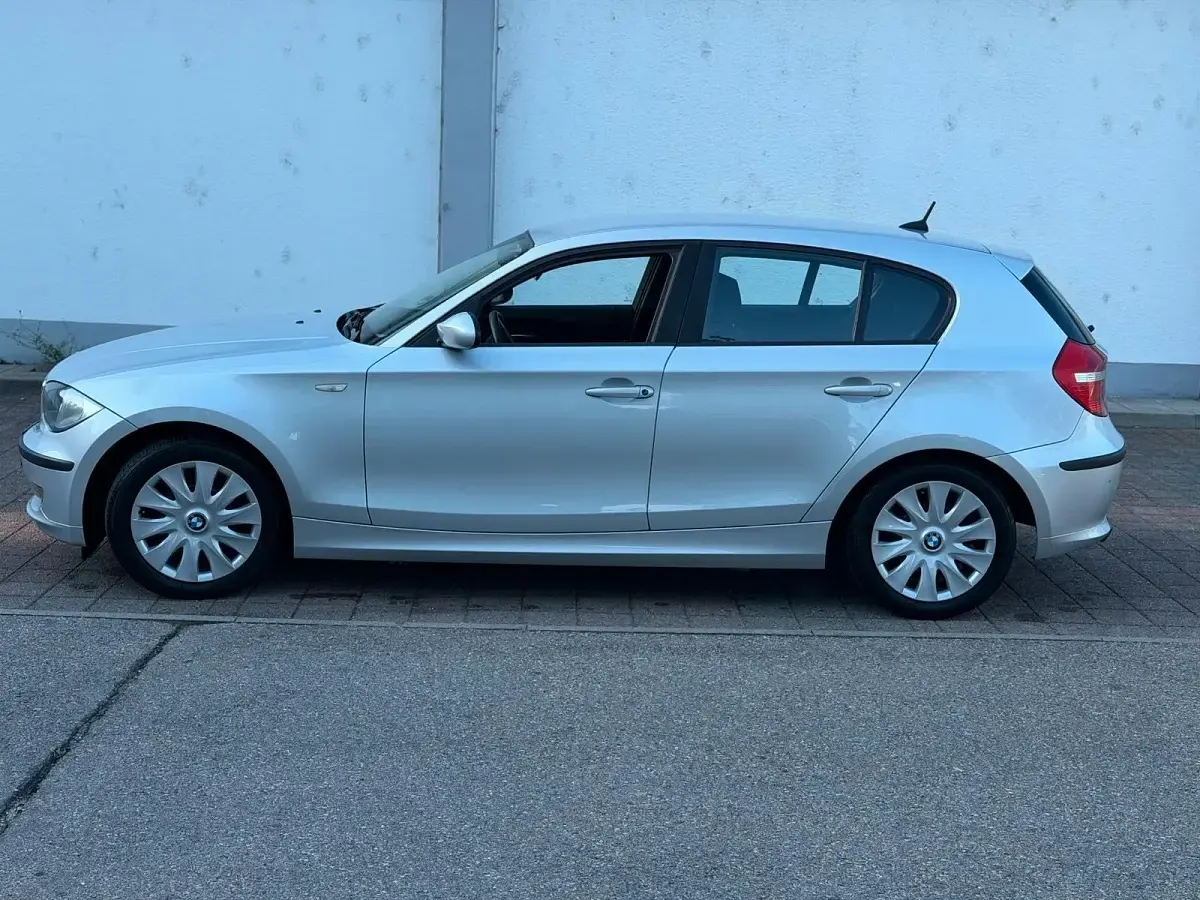 Gebraucht BMW 118 Advantage 143 PS (105 kW) 2009 Grau Kleinwagen