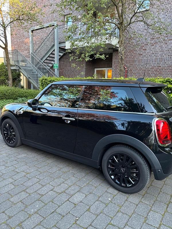 Second-hand Mini ONE 102 CP (75 kW) 2021 Negru Hatchback