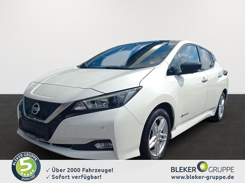 White/black Gebraucht 2019 Nissan Leaf N-Connecta Kleinwagen | 11.580 € (Guter Preis) - Bild 1/4