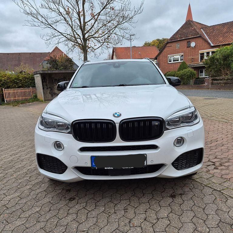 Weiß Gebraucht 2014 BMW X5 Sport Line SUV | 22.999 € (Etwas zu teuer) - Bild 1/4