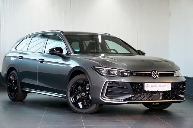 Gebraucht VW Passat R-line 177 PS (130 kW) 2024 Othercolor Kombi