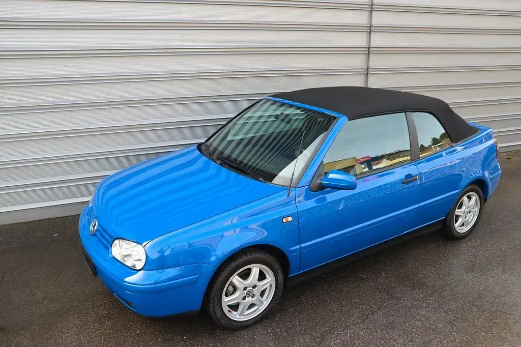 Używany VW Golf Conceptline 101 KM (74 kW) 1999 Niebieski Kabriolet