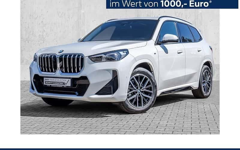 Weiß Gebraucht 2024 BMW X1 Luxury Line SUV | 37.490 € (Fairer Preis) - Bild 1/4