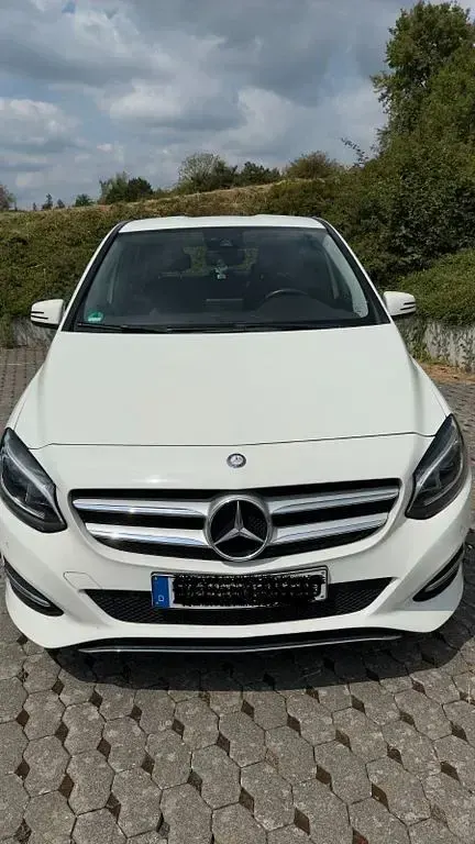 Gebraucht Mercedes B180 Style 122 PS (89 kW) 2017 Weiß Kleinwagen