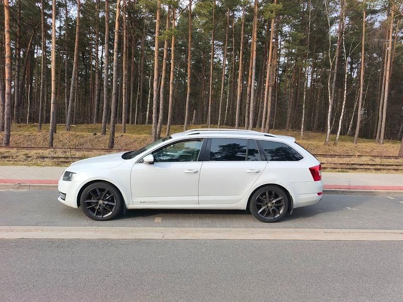 Gebraucht Skoda Octavia Style 150 PS (110 kW) 2016 Weiß Kleinwagen