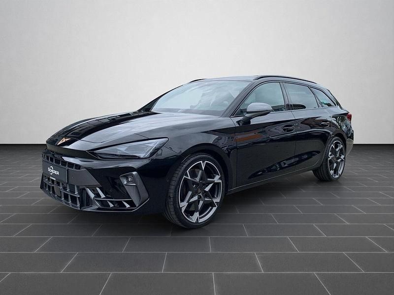 Mitternachtsschwarz (metallic) Neu 2025 Cupra Leon Limousine | 40.900 € (Superpreis) - Bild 1/4